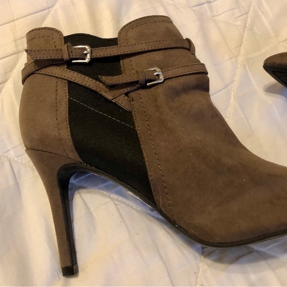UNISA Heel Ankle Boots - Picture 6 of 9